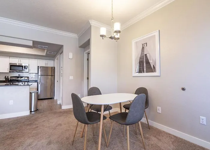 Apartment Landing Modern With Amazing Amenities Tempe