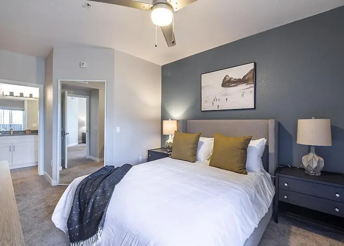 Landing Modern With Amazing Amenities Apartment