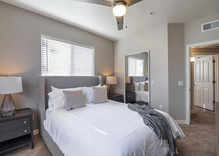 Apartment Landing Modern With Amazing Amenities *