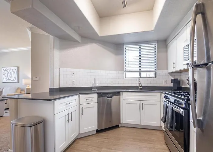 Landing Modern With Amazing Amenities Tempe