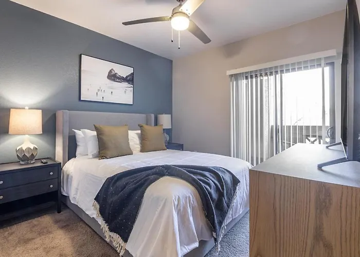 Landing Modern With Amazing Amenities * Tempe