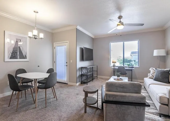 Landing Modern With Amazing Amenities Tempe